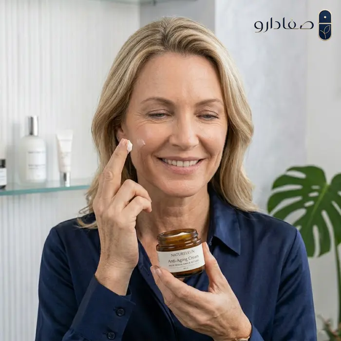 استفاده از کرم‌ ضد چروک برای زیر چشم 64654312